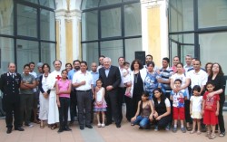 Foto di gruppo con il sindaco Garozzo (al centro)