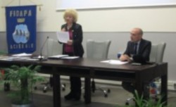 Vera Pulvirenti presenta il relatore prof. Marcello Proietto