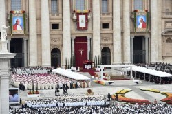 La cerimonia di canonizzazione di Giovanni XXIII e Giovanni Paolo II 