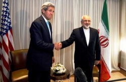Il segretario di Statu Usa, John Kerry, con il ministro degli esteri iraniano, Mohammad Javad Zarif