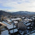 Floresta innevata ed i suoi comignoli