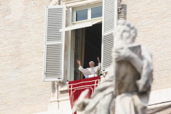 Vatican City 24 February 2013<br />
The last Angelus of Pope Benedict XVI