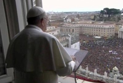 Papa Francesco, il primo Angelus: “Dio perdona sempre, è l’uomo che si stanca di chiedere perdono”