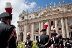 Piazza San Pietro il giorno di Pasqua