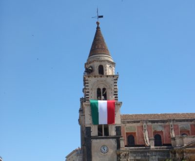 Anche Acireale ha festeggiato in “maniera sobria”, domenica 2 giugno, la Festa della Repubblica