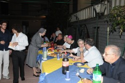 trattenimento nel cortile istituto