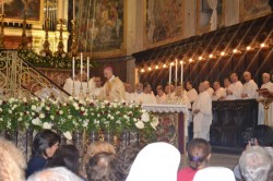 Mons. Antonino Raspanti officia la Solenne celebrazione dopo l'Assemblea Diocesana