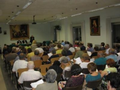 Acireale / All’inaugurazione dell’anno accademico dell’Università popolare, Alfio Rapisarda ricorda padre Cristaldi
