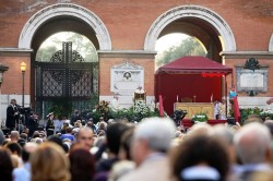 L'ingresso del Verano durante la celebrazione di Papa Francesco