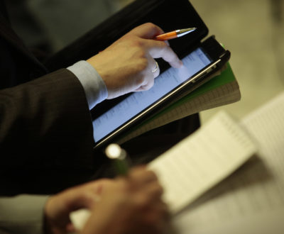 Scuola digitale / Meeting a Bergamo sull’uso del tablet: studenti d’accordo; e i docenti?
