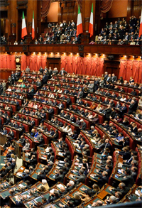 I leader dei tre principali partiti politici dall’8 dicembre tutti fuori del Parlamento: un’eccezione tutta italiana