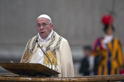 “Te Deum” / Papa Francesco: “Non guardare la vita dal balcone” – Appello alla solidarietà a Roma (e al mondo)