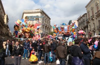 Carnevale di Acireale / Re Burlone regna sovrano fino al 4 marzo
