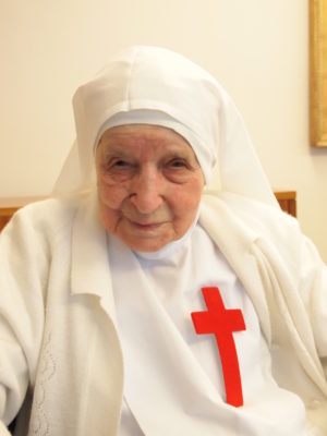 Vita religiosa / Grande gioia per la camilliana suor Candida: 107 anni da record “benedetti” da Papa Francesco