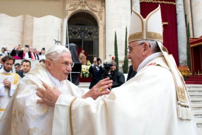 La canonizzazione di Giovanni XXIII e Giovanni Paolo II / Grande festa di fede per due Papi Santi e due Papi “fratelli”