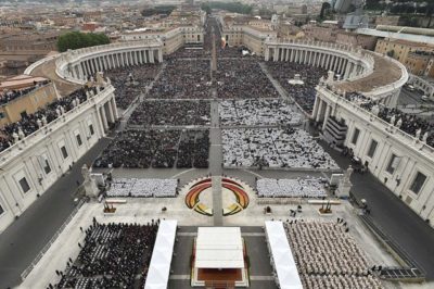 La canonizzazione di Giovanni XXIII e Giovanni Paolo II / Roma piazza del mondo e cuore della cristianità
