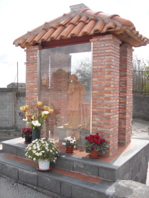 S. Maria La Stella / Benedetto a Lavinaio un altarino in onore di S. Lorenzo, voluto dalla nobile famiglia dei “Vigo”