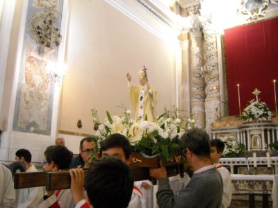 Trecastagni/ Visita delle reliquie di S. Giovanni Paolo II. Guerriero della fede, gigante della storia