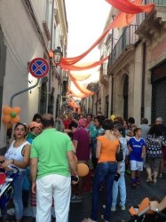 Via Cavour affollata durante la manifestazione