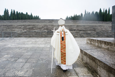 Il Papa a Redipuglia / Solo “la conversione del cuore” permette di superare quell’“A me che importa?”