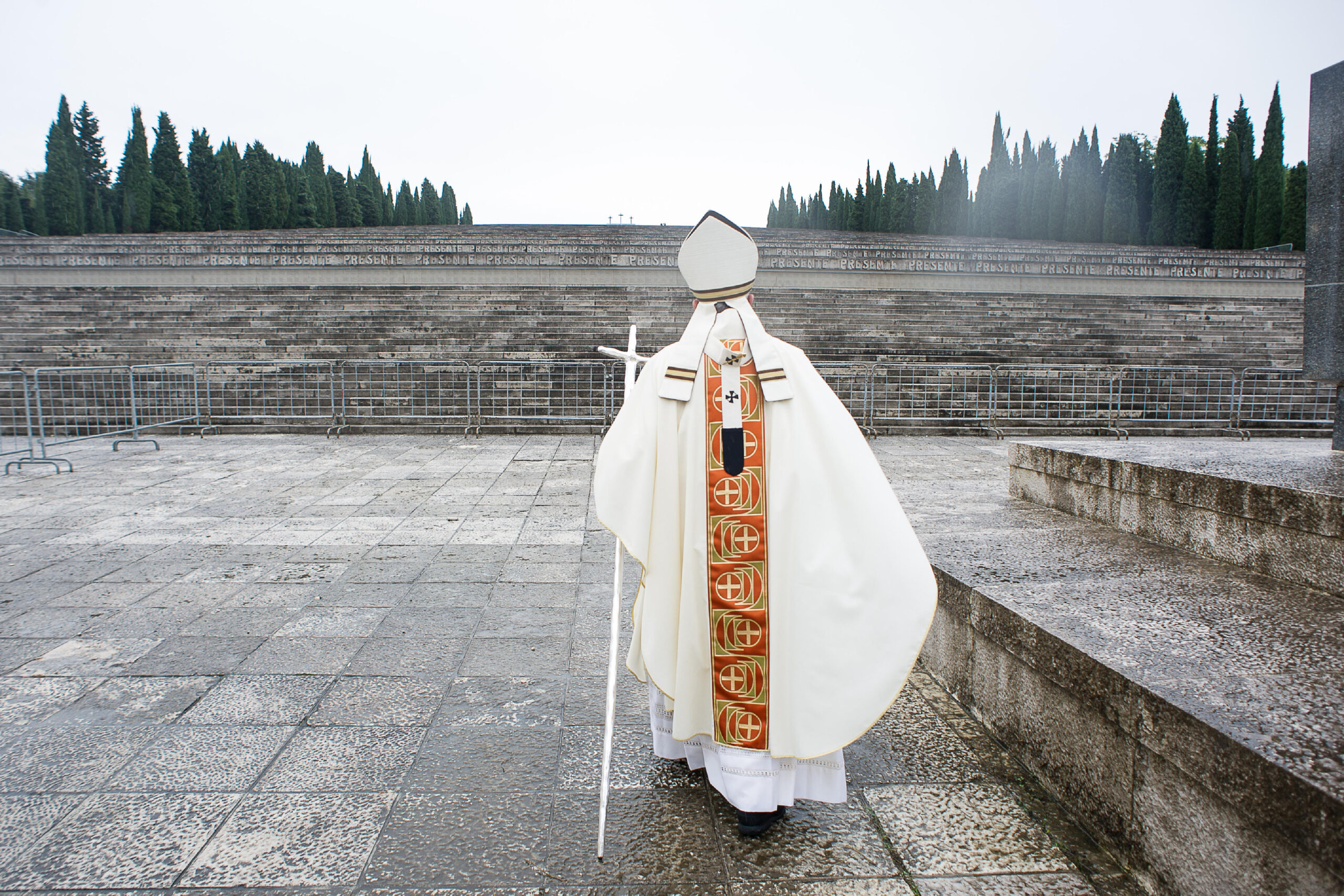 Il Papa a Redipuglia / Solo “la conversione del cuore” permette di superare quell’“A me che importa?”