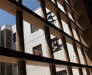Oltre le sbarre / In più di settanta testate detenuti e volontari raccontano una realtà difficile per abbattere i pregiudizi