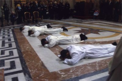 Chiesa / Quattro giovani del Seminario di Acireale sono stati ordinati diaconi dal vescovo Raspanti