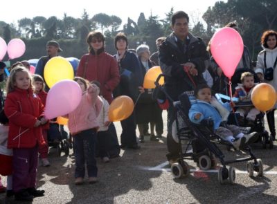 Giornata per la Vita / I vescovi italiani: “Aprirsi a forme creative di generosità, come una famiglia che adotta una famiglia”