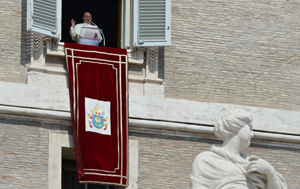 La domenica del Papa / Francesco e la sua chiesa in uscita: “Via chi costruisce steccati e spazio a chi sa lanciare ponti”