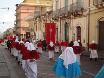 Diocesi / Raduno a Riposto, confraternite e comitati delle feste riflettono sull’essere Chiesa