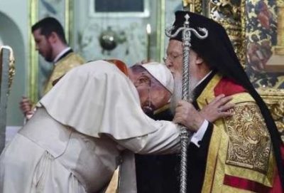 Verso l’unità dei cristiani / L’intenso dialogo tra Papa Francesco e il Patriarca Bartolomeo