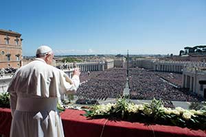 Messaggio urbi et orbi / Il Papa: “Gesù è la salvezza per ogni persona e per ogni popolo”