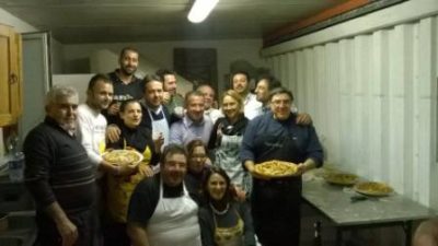 Santa Venerina / Alla festa della Solidarietà gli amministratori comunali servono ai tavoli: la politica al servizio della comunità