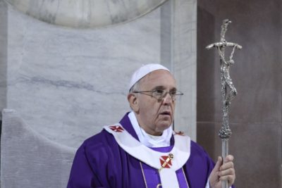 Messaggio per la Quaresima 1 / Il Papa: “Parrocchie e comunità isole di misericordia nel mare dell’indifferenza”