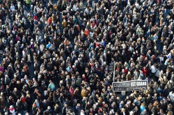 la manifestazione spontanea di sabato 10 a Marsiglia: tutti insieme, ebrei e musulmani