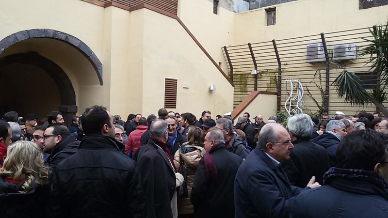 Solidarietà dei cittadini oggi al Palazzo del Turismo