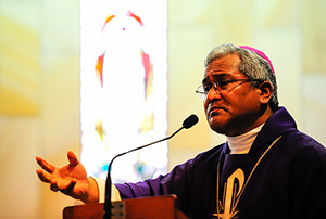 Cardinale di strada / Soane Patita Paini Mafi da Tonga a Roma per portare “il grido dei poveri”