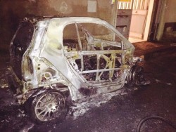 Auto del sindaco a fuoco spento