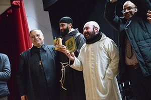 Dialogo interreligioso / Accade a Favara: l’imam e il francescano si scambiano le vesti. La paura può attendere
