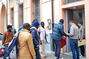 Accoglienza difficile / Il vescovo cerca casa per i profughi: a Mondovì non tutti sono d’accordo