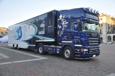 Polizia di Stato e Continental pneumatici / “Una vita da Social”, tour itinerante contro il bullismo on line