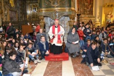 Diocesi / I cresimandi col vescovo Raspanti in Cattedrale all’insegna del motto “E’ bello con te”