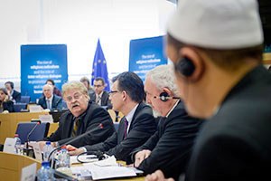 Confronto a Bruxelles / Tra radicalismi e nazionalismi la via del dialogo tre le religioni