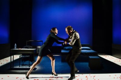 Teatro / “Some girl(s)” al “Musco” di Catania, un viaggio sentimentale alla ricerca delle ex amanti