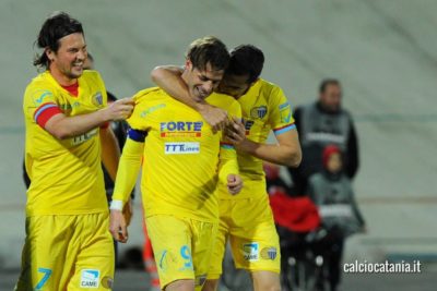 Calcio / Arriva a Varese la prima vittoria esterna stagionale per il Catania