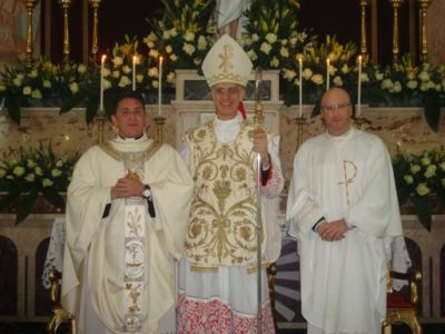 Diocesi / Festeggiati a S.Tecla i 10 anni di sacerdozio del parroco don Alfredo D’Anna: “Il prete si fa carico della sua comunità”