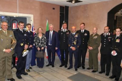25 aprile /Alle Ciminiere di Catania l’ambasciatore d’Australia Mike Rann visita il Museo dello Sbarco