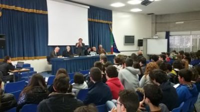 Acireale / Lezioni di legalità al liceo Archimede: “Comincia dalla scuola la formazione al rispetto delle regole”