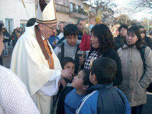 La domenica del Papa / Non manager ma servo. È il pastore che va incontro alla sua gente per perdonare