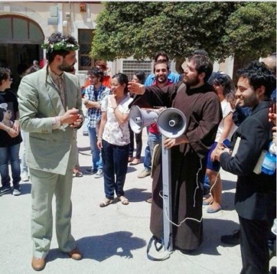 Siracusa e Acireale / I solenni festeggiamenti della “Santa Laurea” di Matteo Raciti, tra realtà e surrealismo